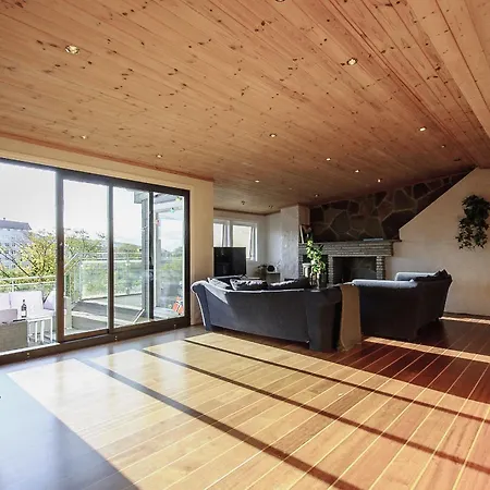 The View - Big In Center * برغن