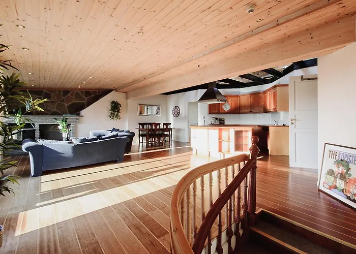 The View - Big In Center شقة *